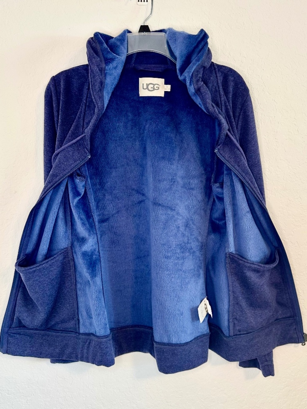 UGG Full-Zip Fleece Hoodie Sweatshirt, Size M - Picture 6 of 10